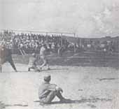 Match de baseball en cours en 1908. Photo gracieusement tirée de "Homegrown Heroes: A Sports History of Sudbury".