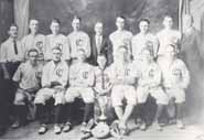 Équipe de baseball de Copper Cliff en 1925. Photo gracieusement tirée de "Homegrown Heroes: A Sports History of Sudbury".