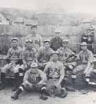Équipe de baseball des Kubs de Sudbury en 1906. Photo gracieusement tirée de "Homegrown Heroes: A Sports History of Sudbury".