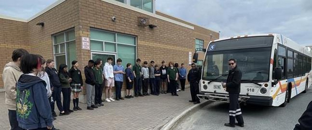 Ride the Bus for a Loonie